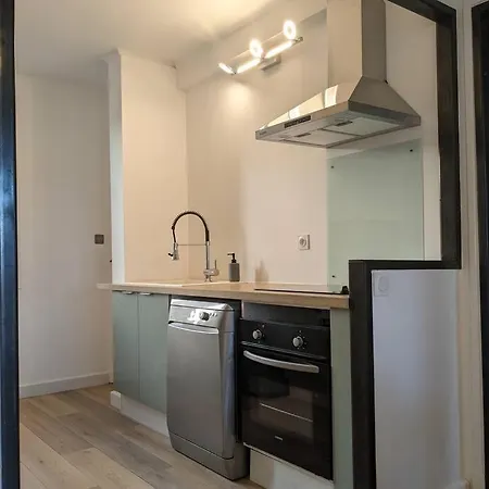 Apartment - Vue Imprenable Sur La Cite Medievale - Parking Gratuit - Climatise